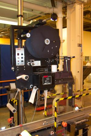 Willett 2600 Print & Apply Pressure Sensitive Labeler