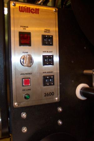 Willett 2600 Print & Apply Pressure Sensitive Labeler