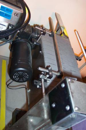 Willett 2600 Print & Apply Pressure Sensitive Labeler