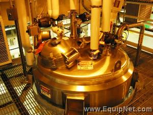 DCI 2200 Liter Platform Mounted Jacketed Stainless Steel Tank
