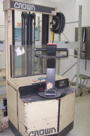 Crown Battery Operated Pallet Stacker/Mover