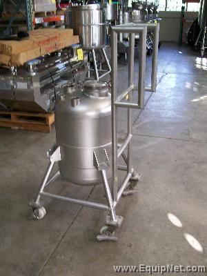 Apache Stainless Steel 20 Gallon Pressure Vessel