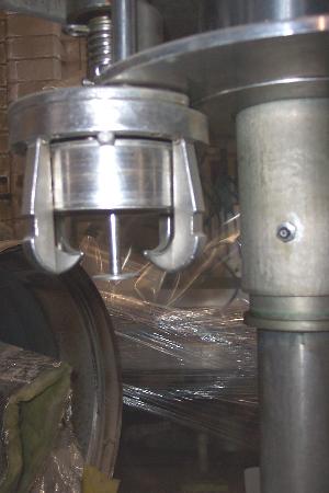 Federal Fogg 6 Head Rotary Filler/Capper
