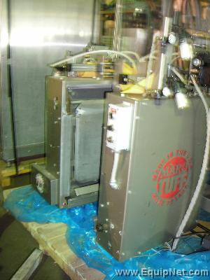2001 Marq Case Erector