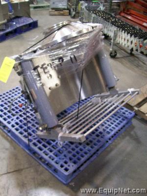Unknown Post hoist