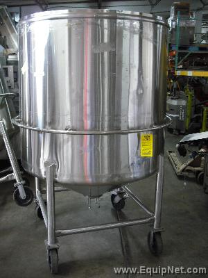 375 GAL. STAINLESS STEEL PORTABLE TANK