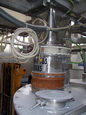 3000 Litre S/S Powder Hopper on Weigh Cells with 3x Govioni Rotory Valves