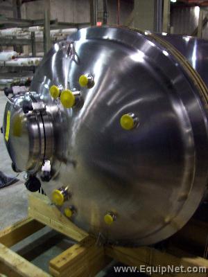 Unused 1600L T&C Tank Mounted on 4 Legs
