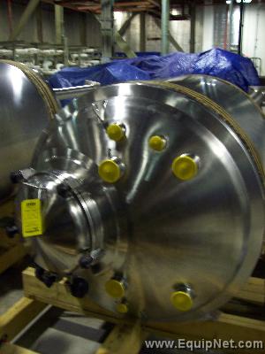 Unused 1200L T&C Tank Mounted on 4 Legs
