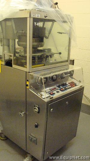 Kilian LX 23 Tablet Press