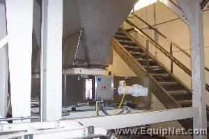 2,500 LB. Capacity Tote Dumper System/ K Tron Feeder