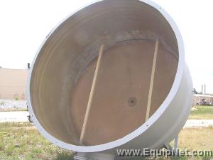 5000 Gallon open top fiberglass tank on legs